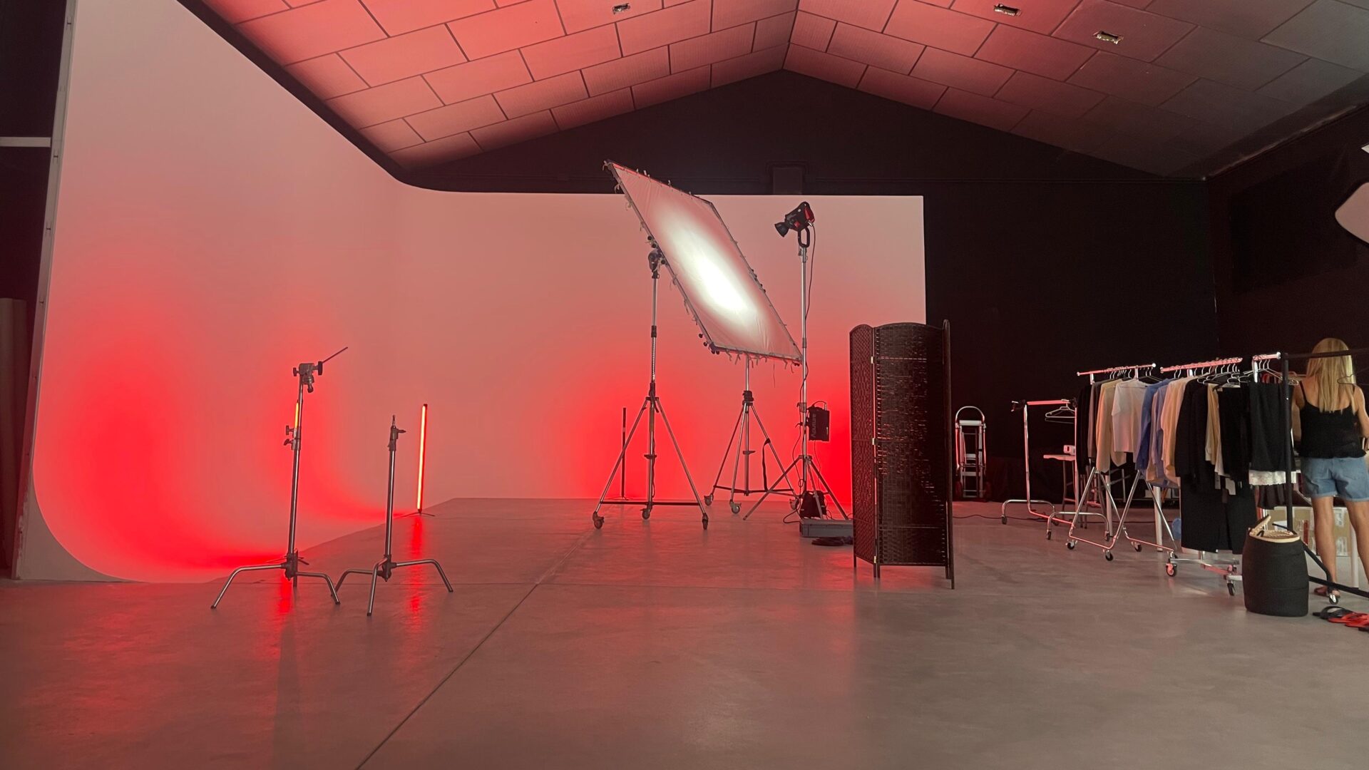 Plato cine en reely rental Granada 300m2 cuadrados